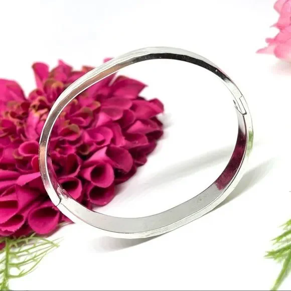 VINTAGE⚜️ART DECO Diamond Cut Etched Silver Bangle Cuff Bracelet - Picture 6 of 12